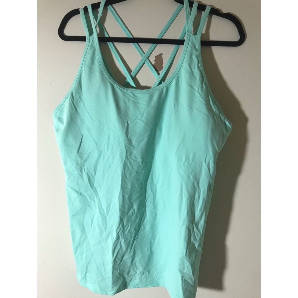 ✨GAP Cross-Back Workout Top!